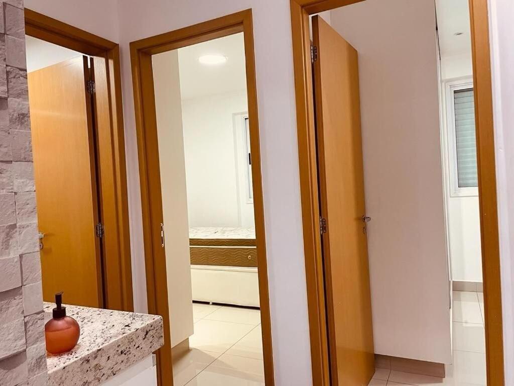 شقة 2 Qts.| 4 Hosp. | Ao Lado Do Goiania Shopping المظهر الخارجي الصورة